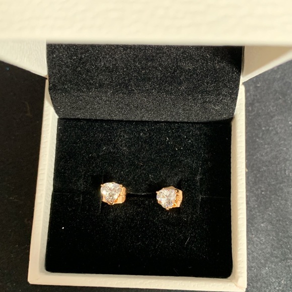 Heart Shaped Gold Plated Earrings 4mm - Picture 4 of 4